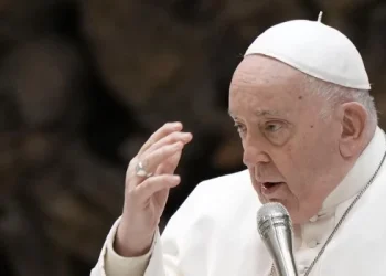 El Papa pidió «escuchar de verdad a las mujeres» para «desmasculinizar la Iglesia»