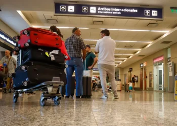 El aeropuerto es la puerta de entrada a Mendoza para turistas: los que más vienen, cuánto se quedan y gastan por día