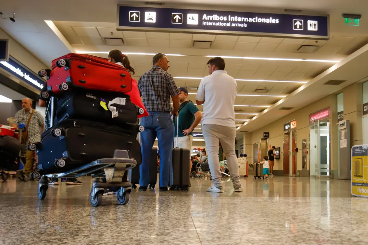 El aeropuerto es la puerta de entrada a Mendoza para turistas: los que más vienen, cuánto se quedan y gastan por día - Diario San Rafael