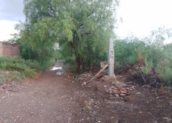 Estaban colgados: vecina de Los Dos Álamos pide soluciones urgentes ante cortes de luz y agua