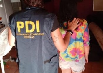 Detienen a pareja por estafar con deliverys