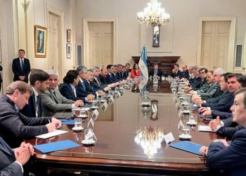 Conflicto entre Milei y Chubut: “Niega la preexistencia de las provincias y las asfixia con su modo de gobernar”