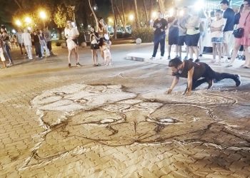 El famoso artista callejero “Siete” está en San Rafael y deslumbra con su arte realista