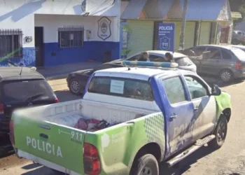 Horror en el Gran Buenos Aires: degollaron a una joven y asesinaron a cuchilladas a su hijo de cuatro años