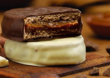 Le regalaron un alfajor y adentro tenía una pastilla azul: “No reciban nada en la calle”