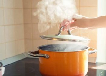 El ingenioso truco para absorber todos los malos olores de la cocina