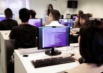 El IES de Informática tiene inscripción abierta para cuatro carreras terciarias