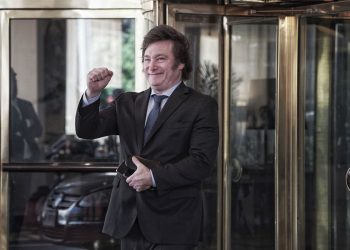 Del costo del hotel “bunker” libertario a los millones en redes y asesores: Milei y Massa informaron cómo financiaron el balotaje