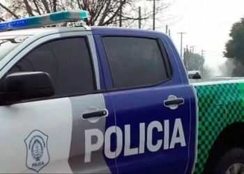 Una mujer resistió un allanamiento en Merlo y apuñaló a tres policías: “Tocaron el timbre y se los comió”