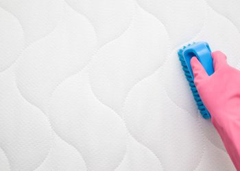 Las soluciones más sorprendentes para que los colchones vuelvan a ser blancos