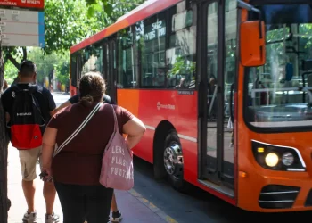 Cada vez más mendocinos dejan el auto y eligen el colectivo