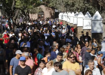 Récord de mendocinos en el Calvario: se acercaron para pedir en medio de la crisis