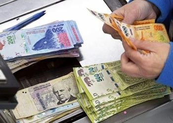 Pérez Hualde opinó sobre tipificar como delito de lesa humanidad la financiación del déficit con emisión