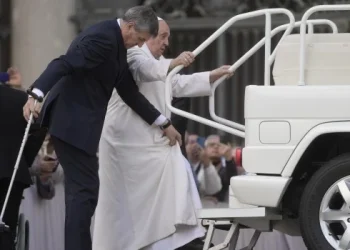 El Papa dice que la mujeres “siguen sufriendo violencia, desigualdad y maltratos”