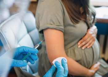 Comienza la vacunación materna contra el virus respiratorio Sincicial y se incluyó al Calendario Oficial