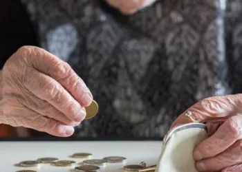 Jubilados y pensionados de Anses perdieron hasta un 47% de poder de compra en un año