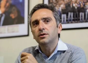 Larroque pide a Milei  reflexione «sobre una política económica con gravísimas consecuencias sociales»