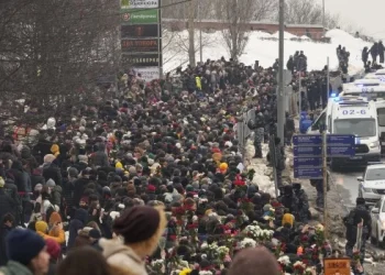 Una multitud despidió al opositor ruso Alexey Navalny en Moscú