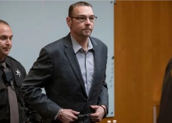 Padre de autor de matanza en EE.UU declarado culpable de homicidio involuntario