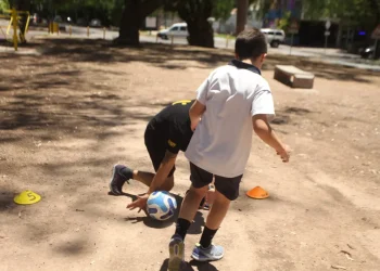 Buscan eliminar un estudio para que los chicos puedan realizar actividad física en la escuela