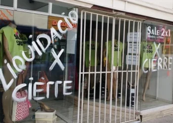 Recesión, inflación, caída del consumo y pérdida de empleos en un primer trimestre de 2024 para el olvido