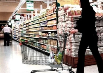 Se desplomó el consumo en supermercados y centros comerciales durante enero