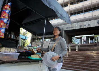 Se quedó sin trabajo, le daba vergüenza vender café y hoy es su principal fuente de ingresos