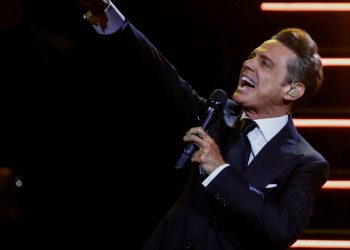 Un tequila, aromatizantes de vainilla y rosas blancas: la lista de exigencias de Luis Miguel en Argentina