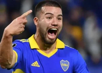 El padre de Weigandt explotó contra Riquelme y la dirigencia de Boca