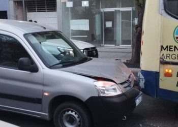 Choque en calle Emilio Civit