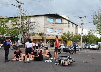 Una motociclista lesionada en accidente
