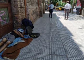 Ya hay casi medio millón de pobres en el Gran Mendoza: la indigencia creció al doble