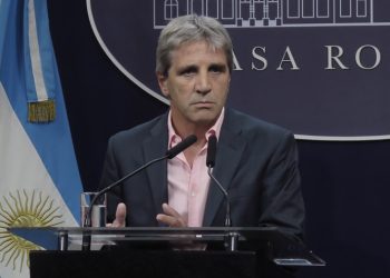 Caputo sobre la importación de alimentos: «Es un empujoncito para que bajen los precios»