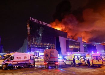 Videos del horror: ataque armado en una sala de conciertos de Moscú dejó al menos 40 muertos (Imágenes sensibles)