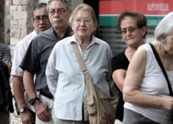 Cuáles son las prepagas que aceptan a jubilados tras los fuertes aumentos