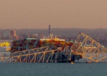 Tragedia del puente: rescataron a dos sobrevivientes