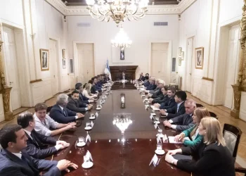 Terminó la reunión de los gobernadores con Francos y Posse: hubo avances por la Ley Ómnibus