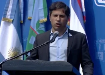 Kicillof criticó a Milei tras el acto por Malvinas: “No se puede homenajear y tener como ídola a Thatcher”