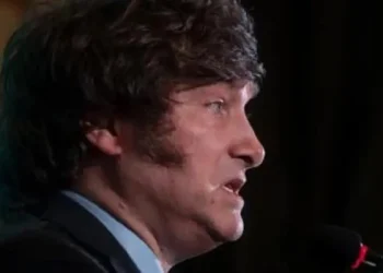 «Vamos a bajarlos de esa torre de marfil en la que creen que viven», dijo Milei en otra embestida contra el periodismo