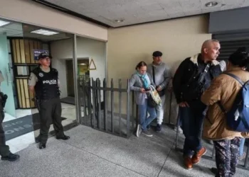 Venezuela cierra su embajada y dos consulados en Ecuador