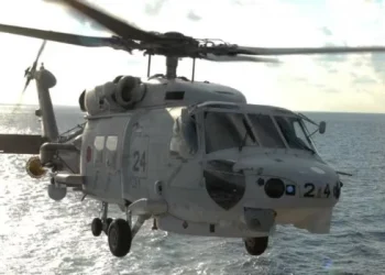 Se estrellaron dos helicópteros militares de Japón: un muerto y 7 desaparecidos