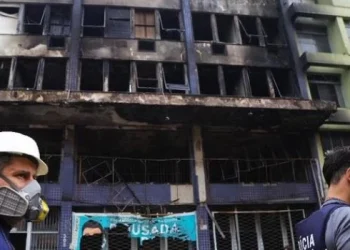 Incendio en un hotel deja al menos 9 muertos en Brasil