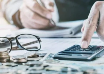 Si el Senado vota a favor de la Ley Bases, casi un millón de trabajadores volverá a pagar ganancias