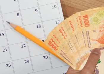 Advertencia de ANSES: estos son los jubilados que no podrán cobrar el bono de $70.000