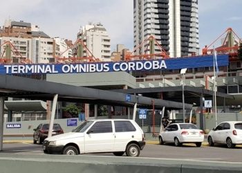 Córdoba: murió en un colectivo y nadie se dio cuenta hasta que llegaron a la terminal