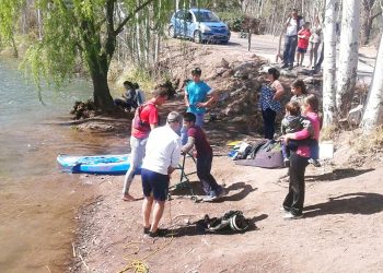 Los sábados: brindan clases de canotaje adaptado para personas con discapacidad