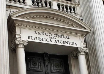El Banco Central bajó al 70% la tasa de referencia