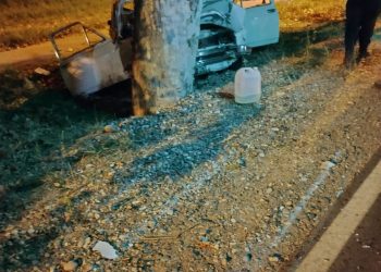 Perdió el dominio de su auto y chocó contra un carolino