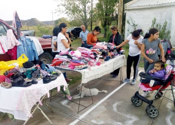 Se realizó la 1ª “Feria del Pueblo” en Punta del Agua con variados emprendedores y comidas típicas