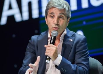Luis Caputo: «La inflación de marzo va a estar en torno al 10%»